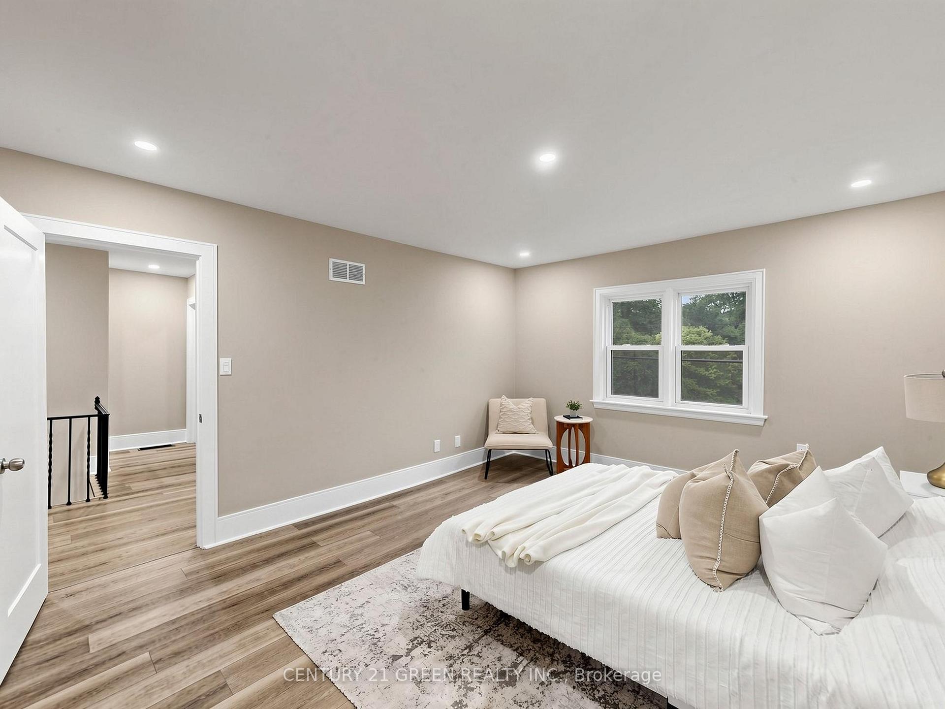 Photo 23 of 87 Fennell Avenue W, Hamilton, Mohawk — HOMEH