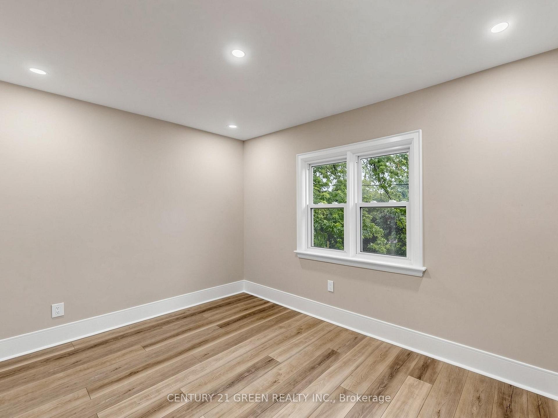 Photo 29 of 87 Fennell Avenue W, Hamilton, Mohawk — HOMEH