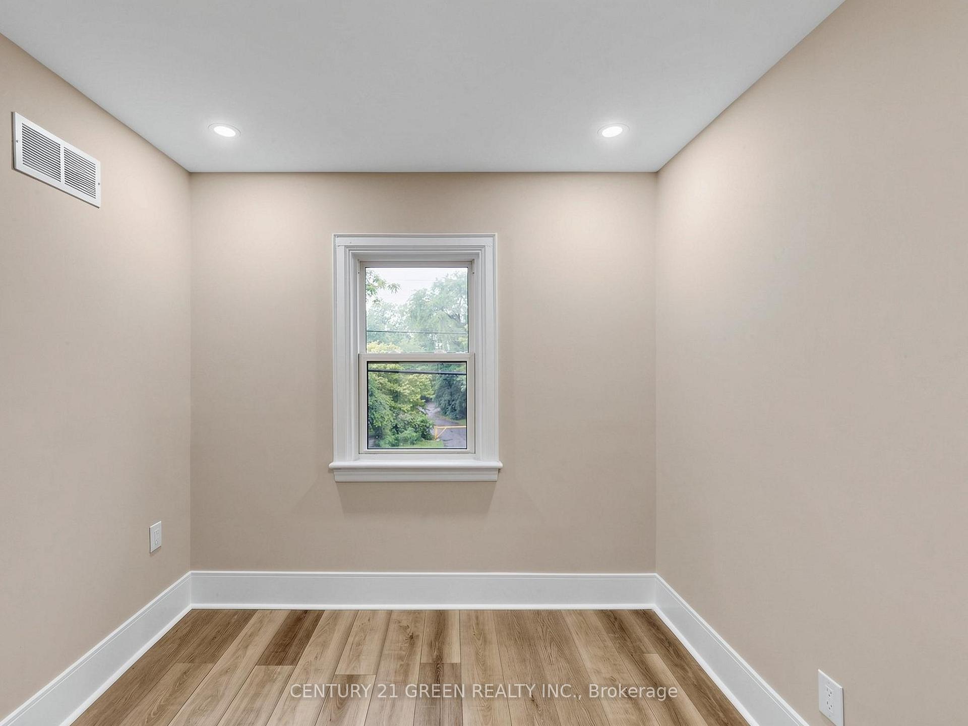 Photo 30 of 87 Fennell Avenue W, Hamilton, Mohawk — HOMEH