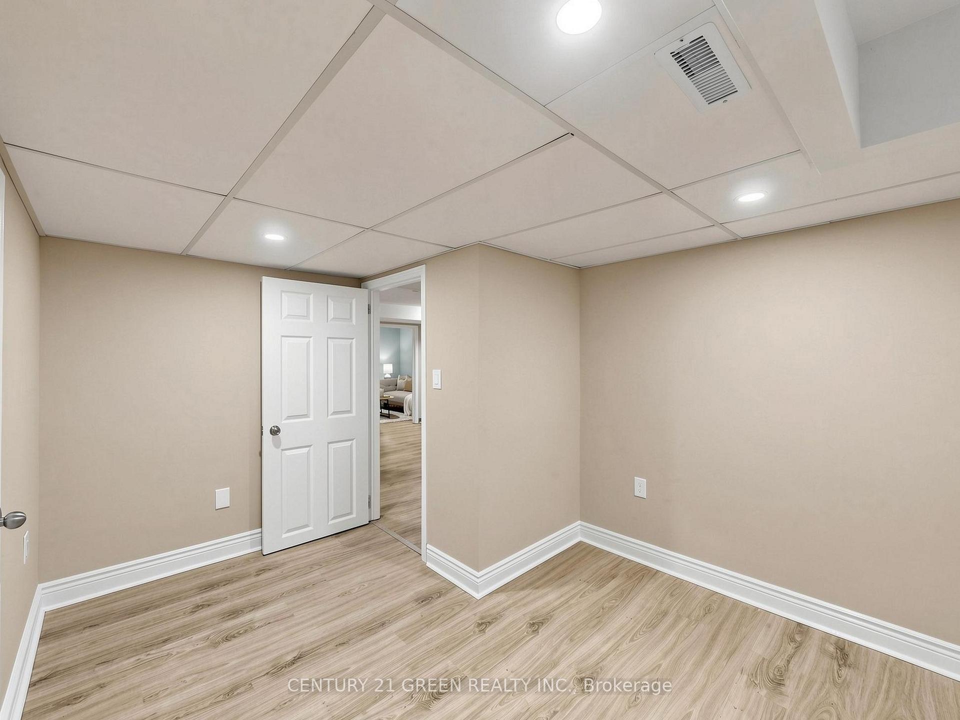 Photo 39 of 87 Fennell Avenue W, Hamilton, Mohawk — HOMEH