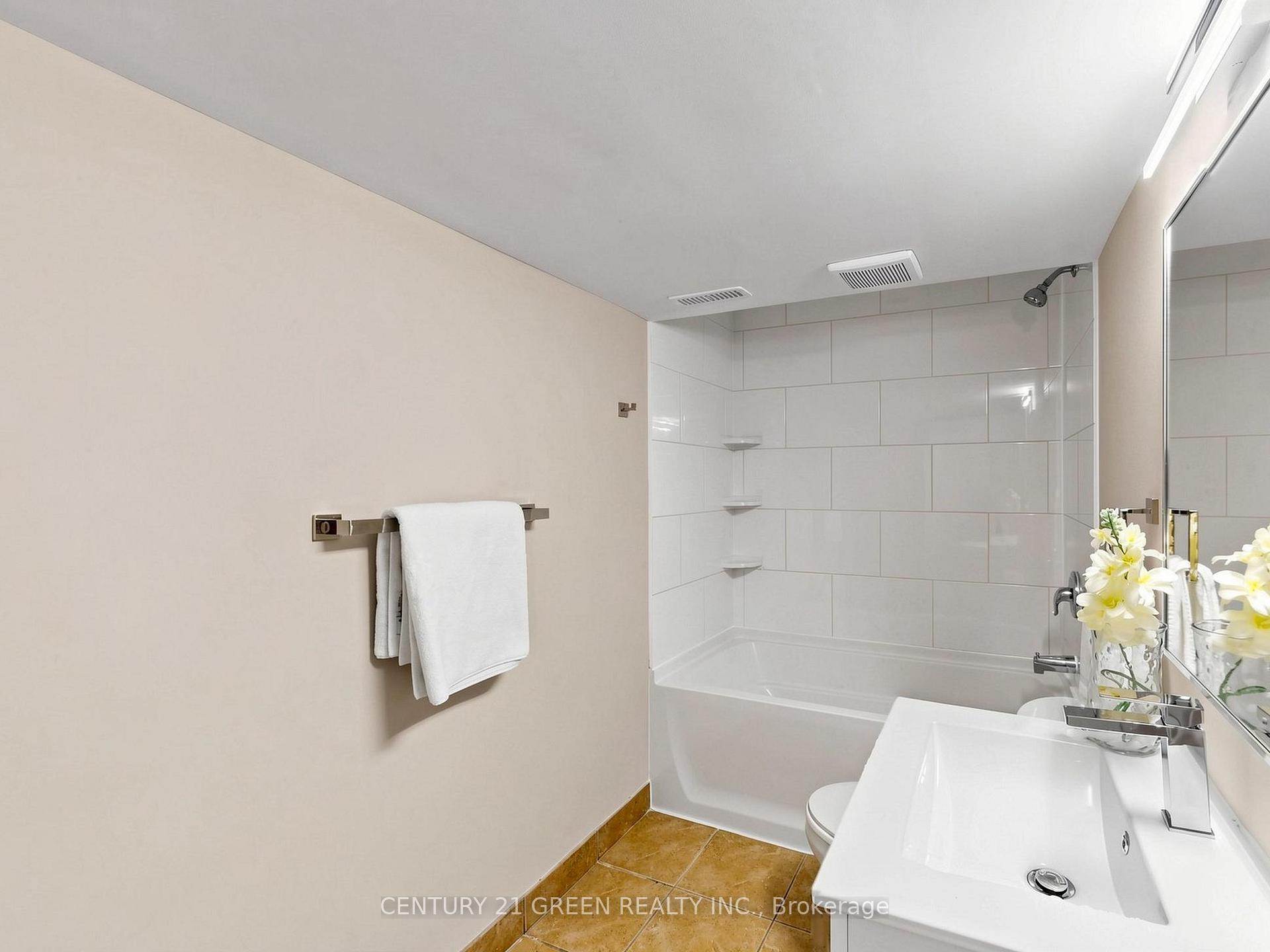 Photo 43 of 87 Fennell Avenue W, Hamilton, Mohawk — HOMEH