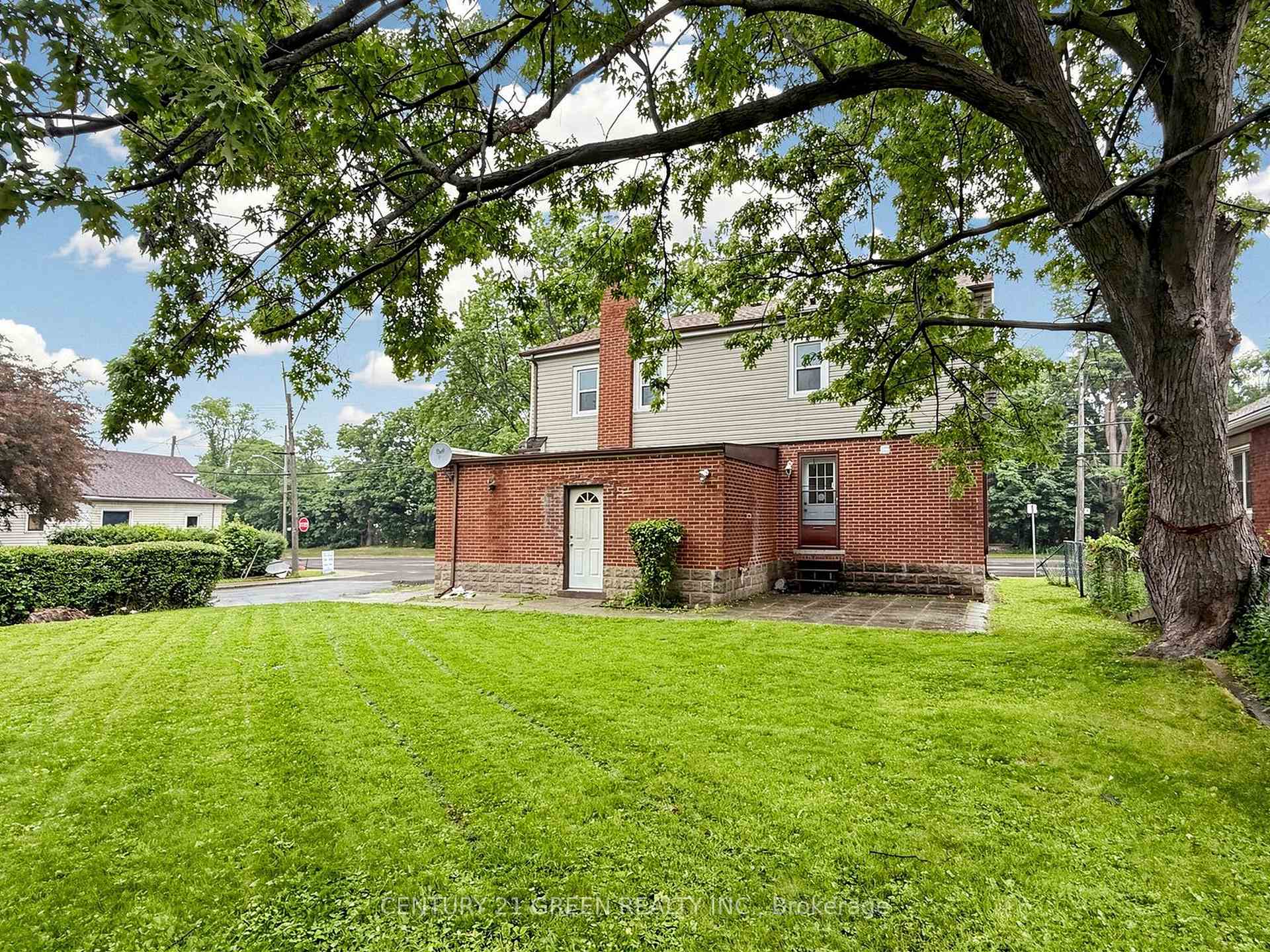 Photo 45 of 87 Fennell Avenue W, Hamilton, Mohawk — HOMEH