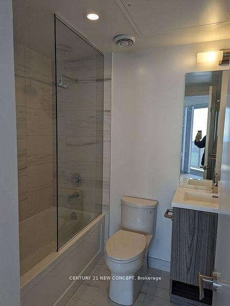 Photo 9 of Unit 7208, 55 Cooper Street, Toronto, Waterfront Communities — HOMEH