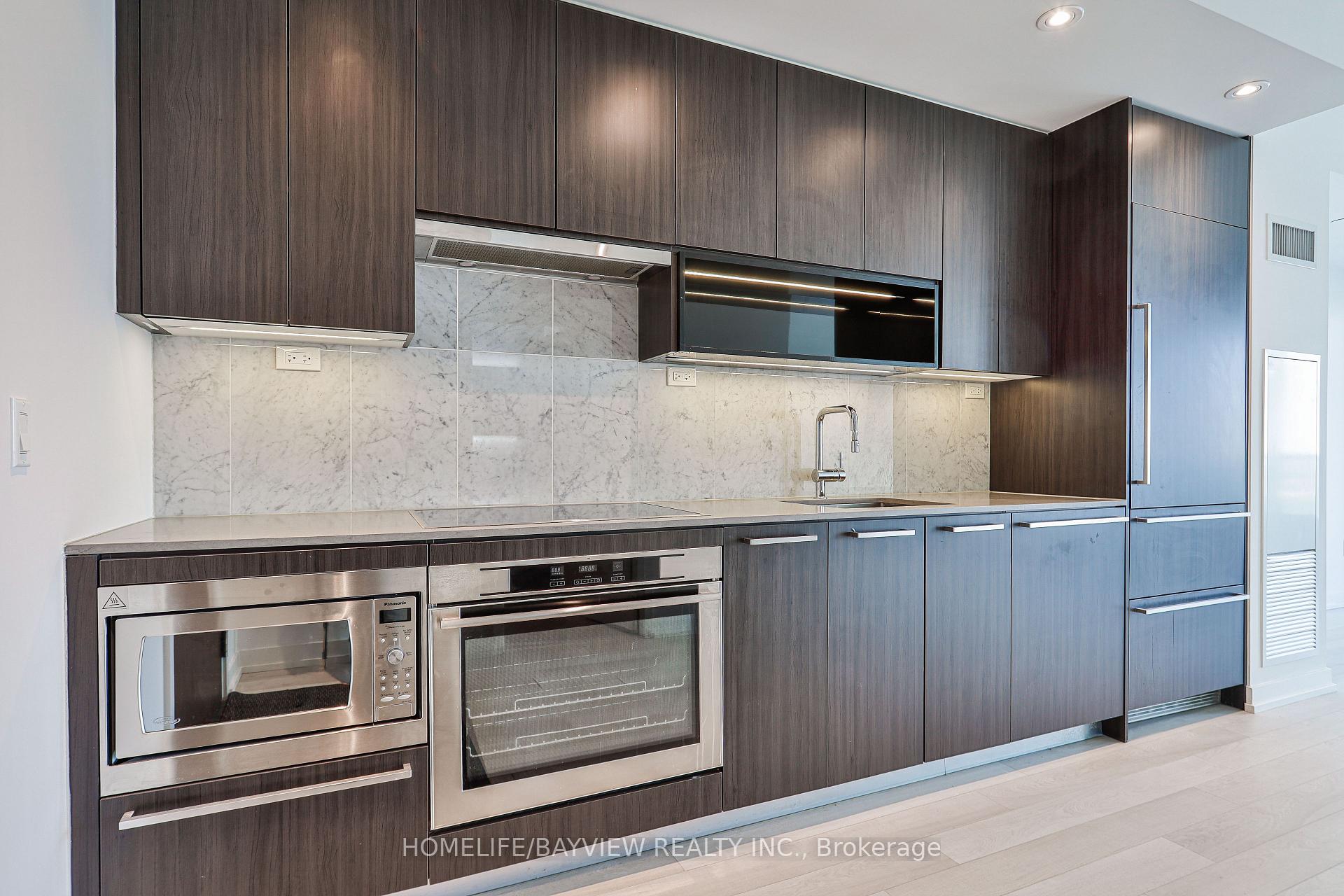 Photo 6 of Unit 1508, 117 Mcmahon Drive, North York, Bayview Village — HOMEH