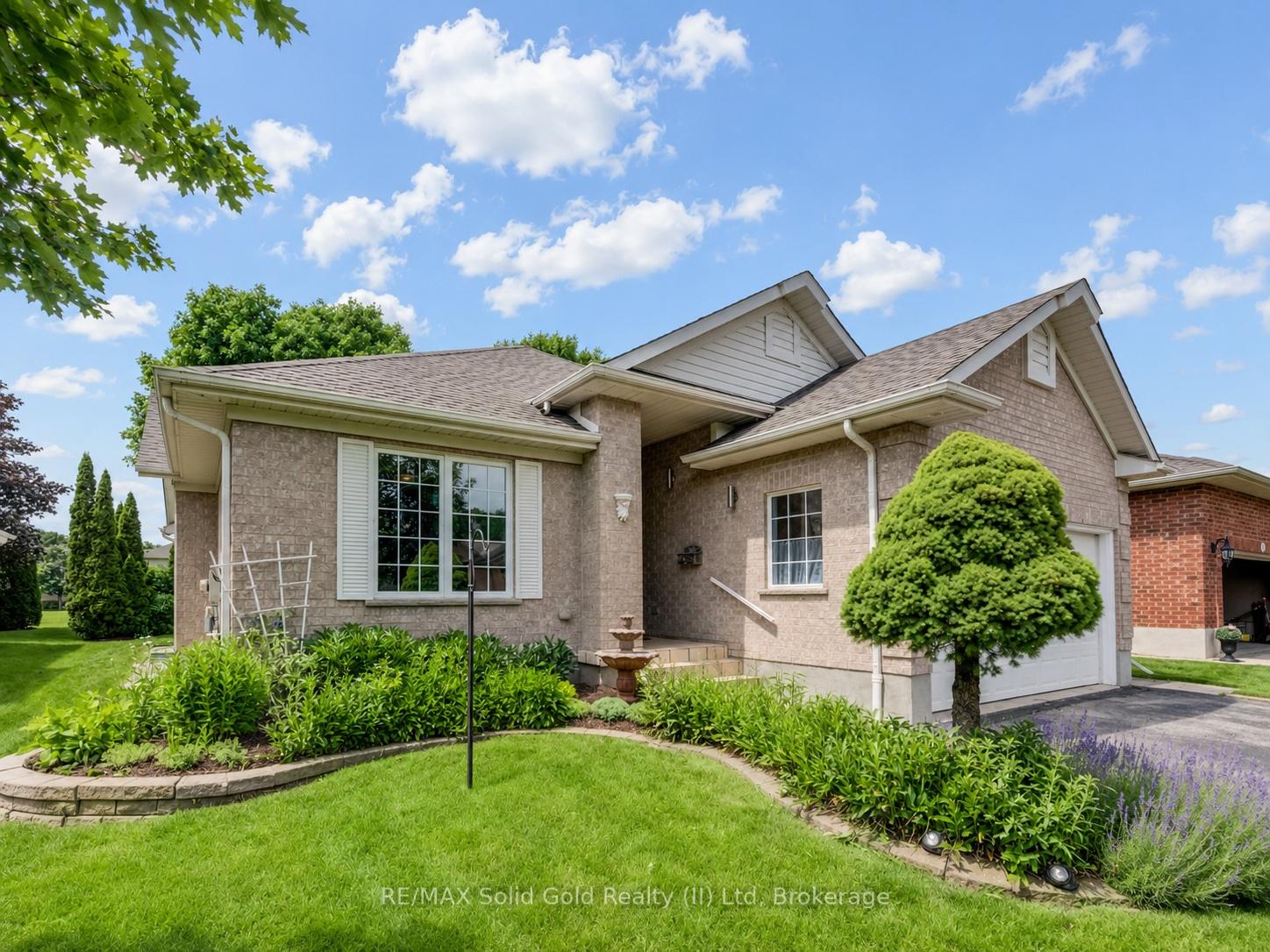 Photo 3 of 11 Sun Valley Drive, Wilmot — HOMEH
