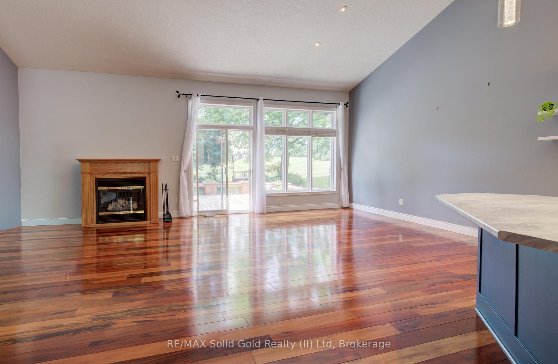 Photo 5 of 11 Sun Valley Drive, Wilmot — HOMEH
