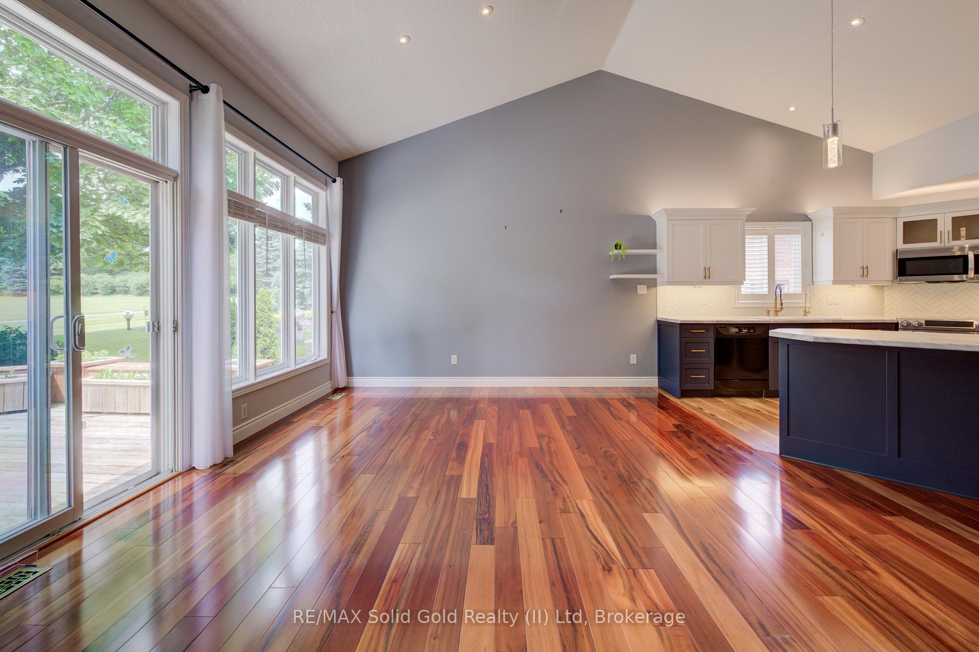 Photo 7 of 11 Sun Valley Drive, Wilmot — HOMEH