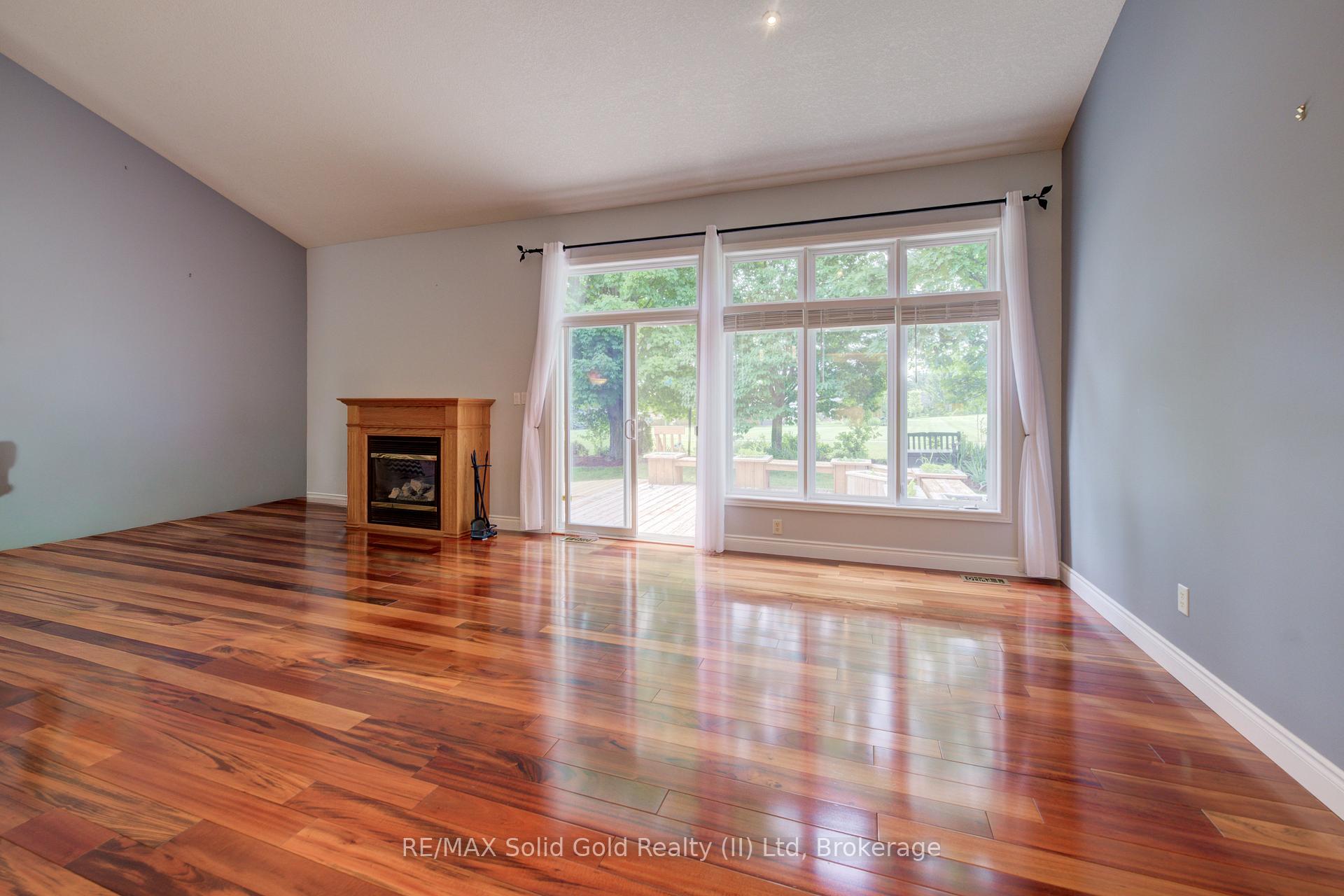 Photo 10 of 11 Sun Valley Drive, Wilmot — HOMEH