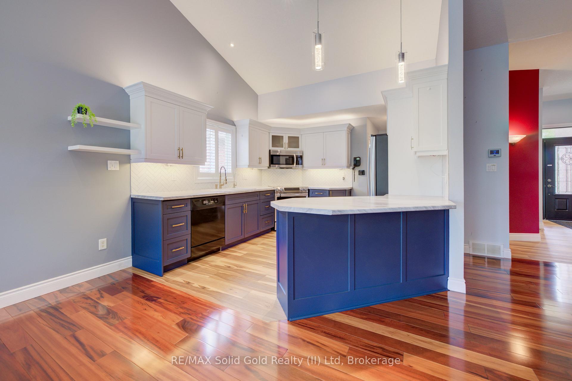 Photo 14 of 11 Sun Valley Drive, Wilmot — HOMEH