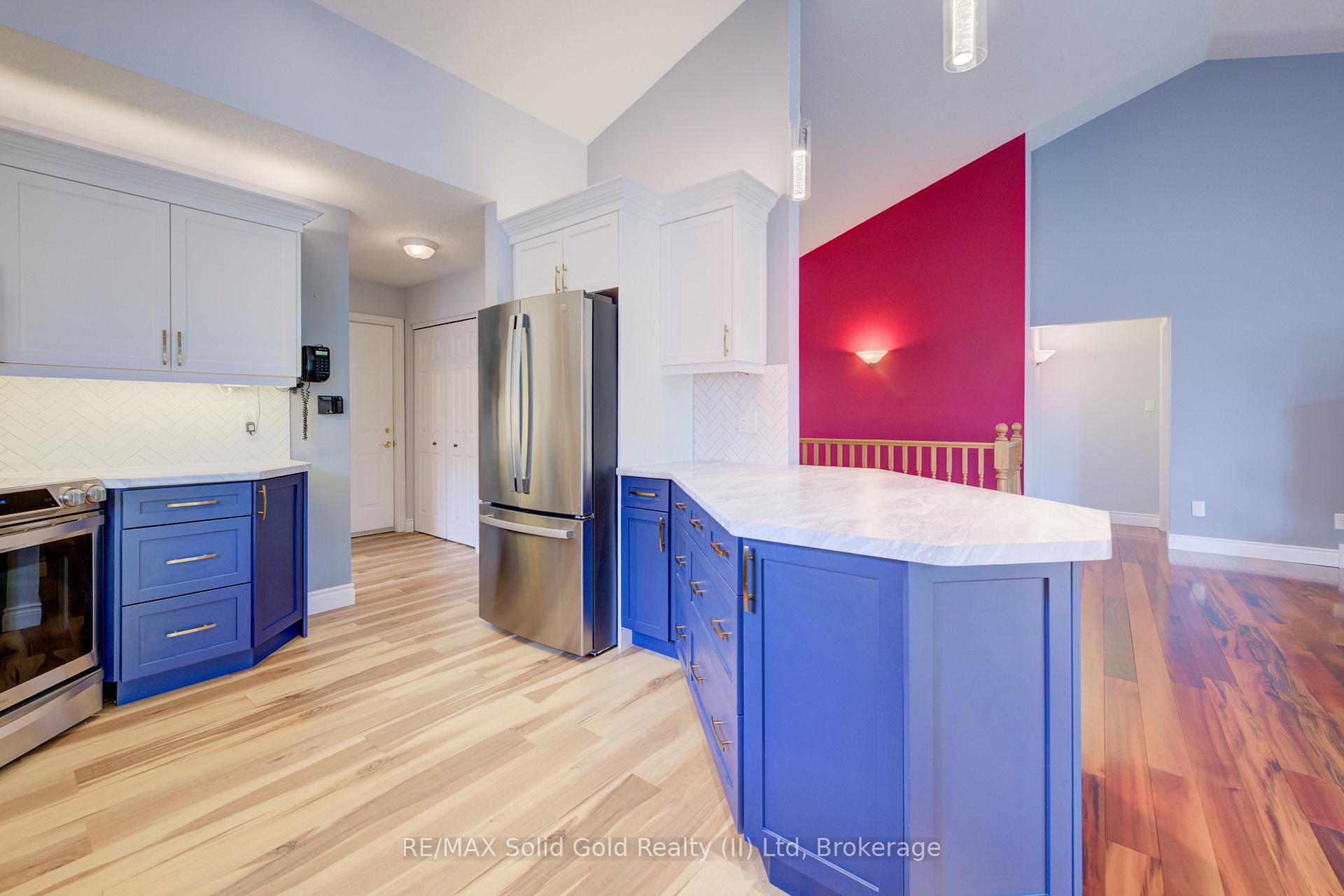 Photo 16 of 11 Sun Valley Drive, Wilmot — HOMEH