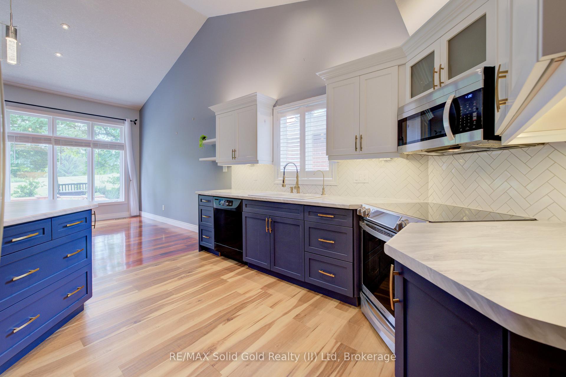 Photo 19 of 11 Sun Valley Drive, Wilmot — HOMEH