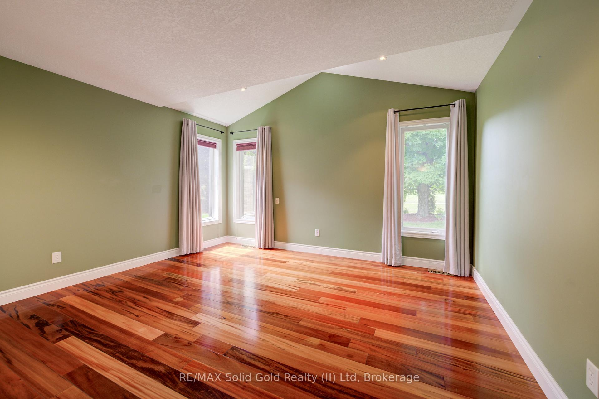 Photo 36 of 11 Sun Valley Drive, Wilmot — HOMEH