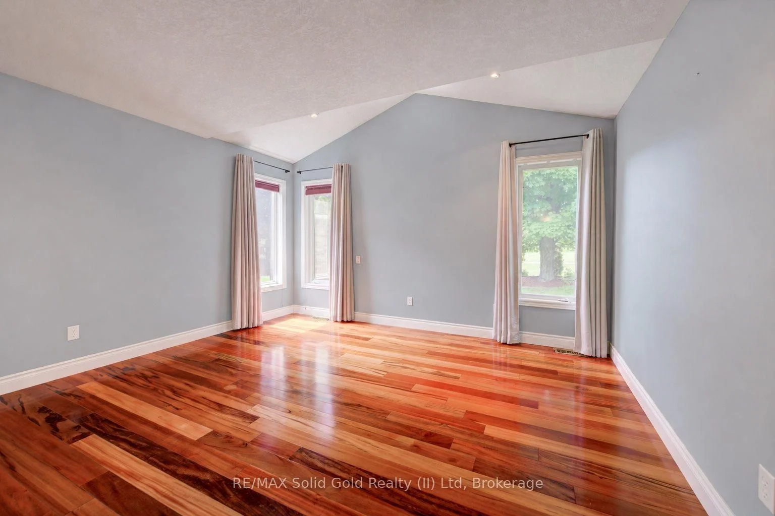 Photo 35 of 11 Sun Valley Drive, Wilmot — HOMEH