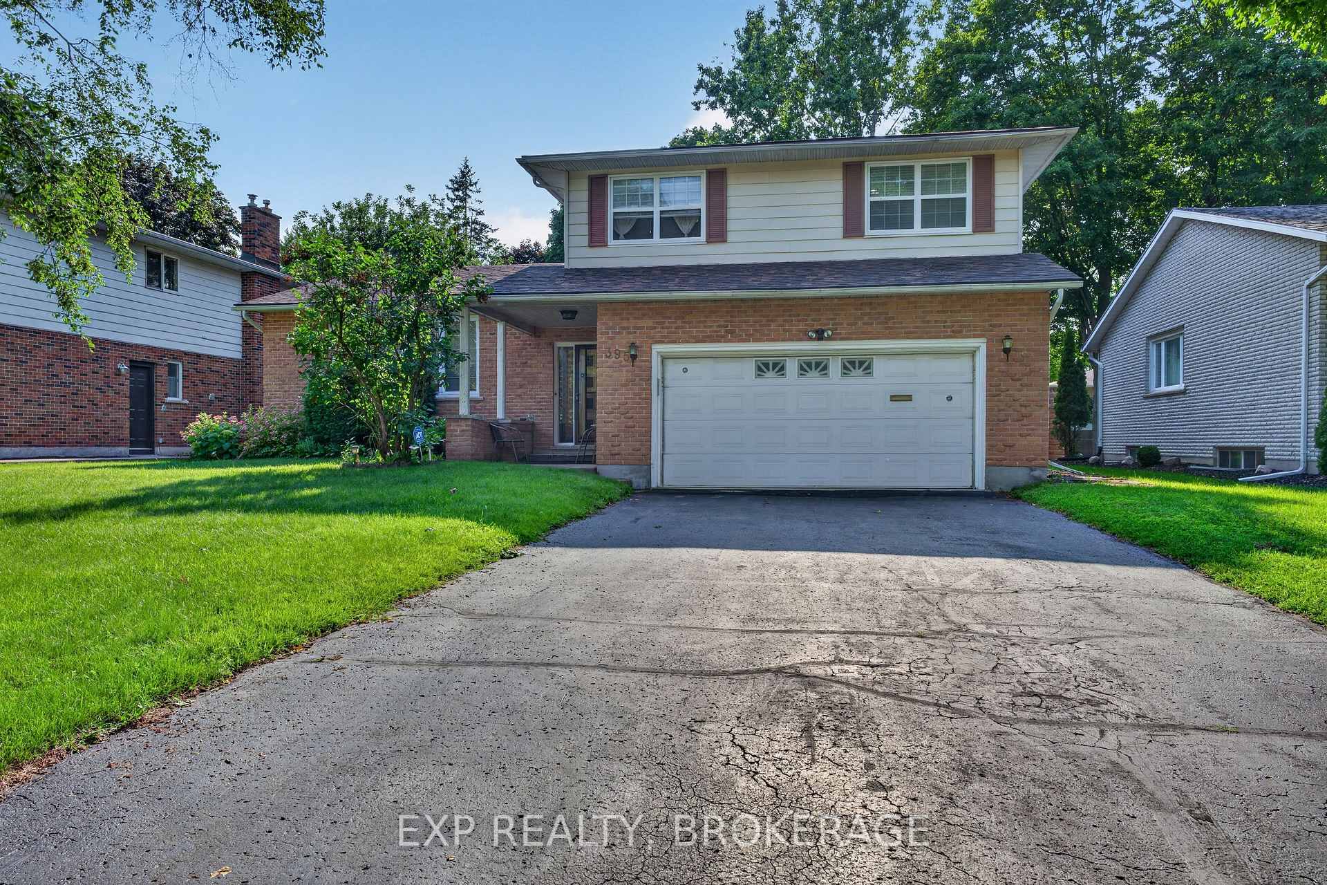 Photo 2 of 395 Carrie Crescent, Kingston, City SouthWest — HOMEH