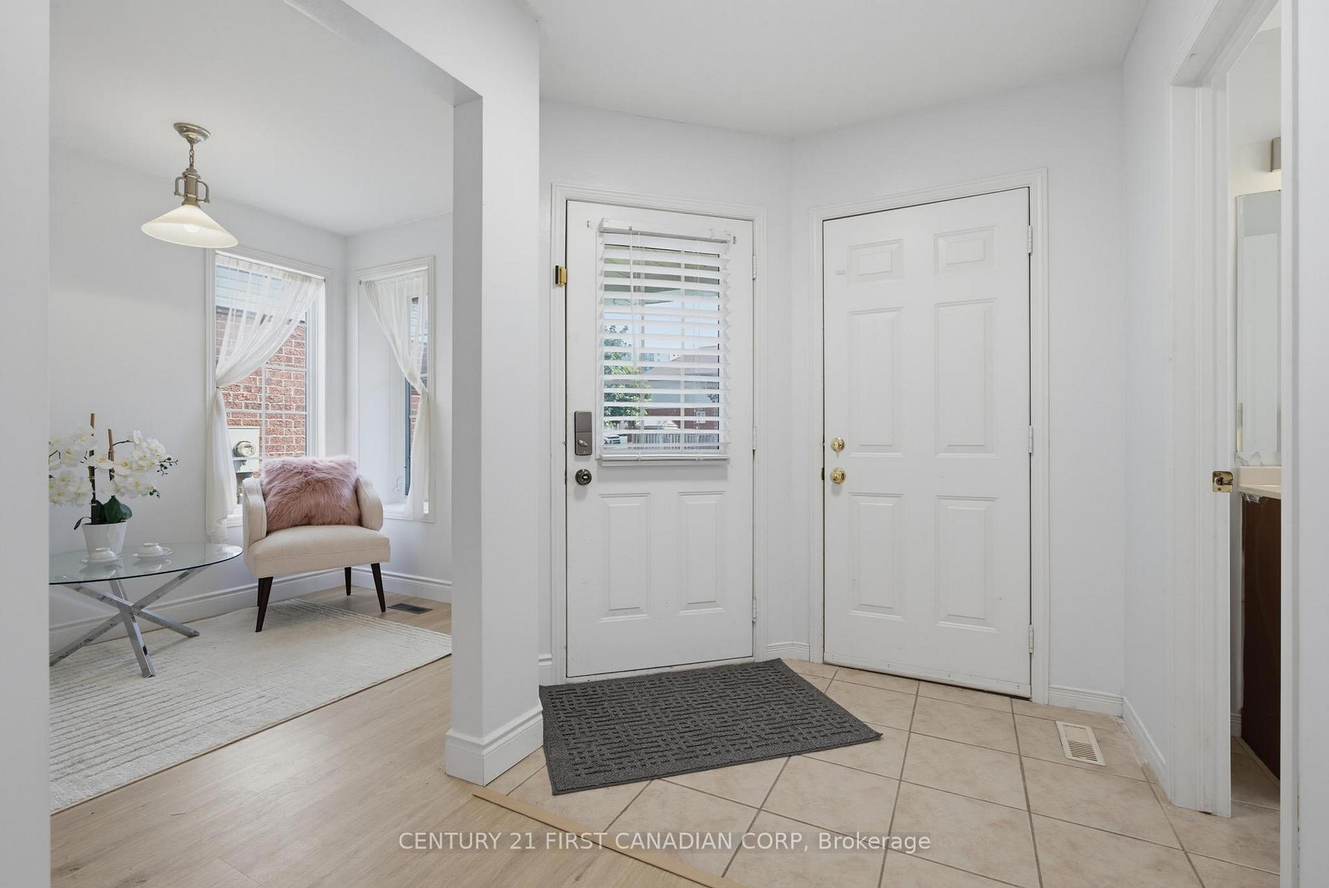 Photo 5 of 761 Blacksmith Street, London, North M — HOMEH
