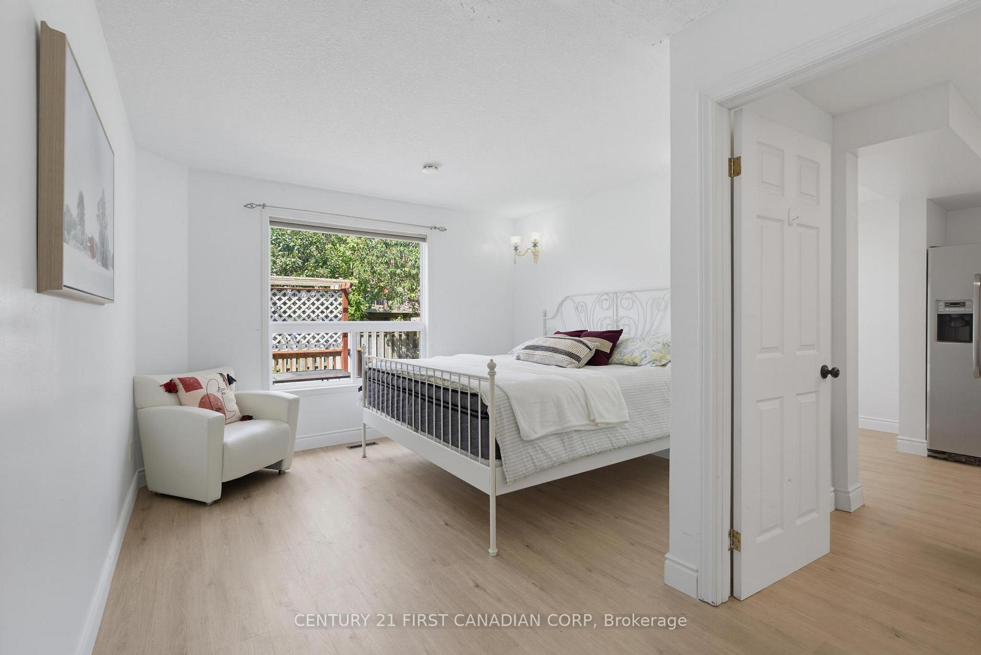 Photo 14 of 761 Blacksmith Street, London, North M — HOMEH