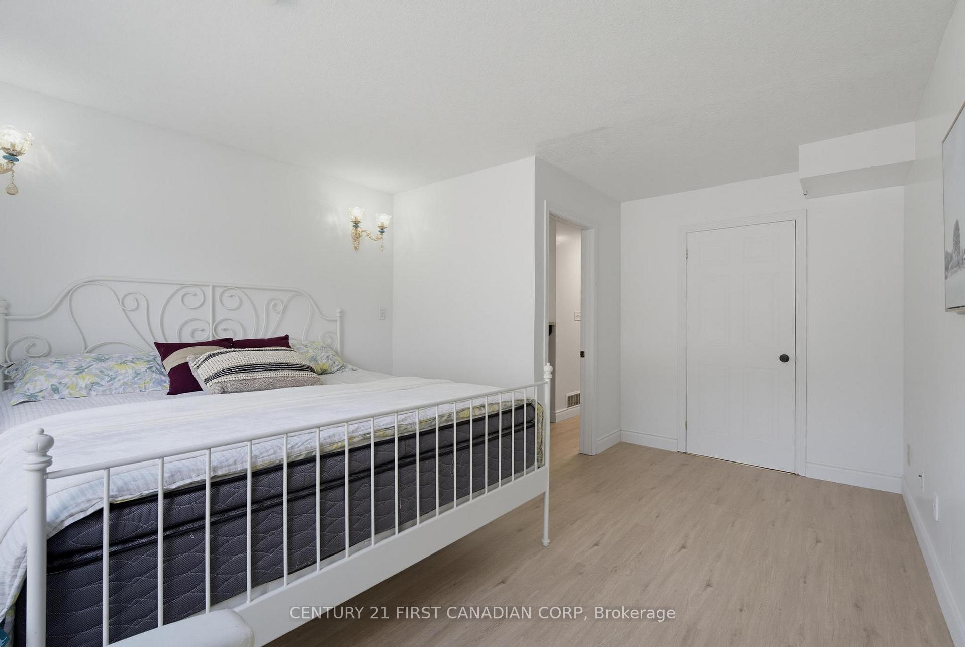 Photo 15 of 761 Blacksmith Street, London, North M — HOMEH