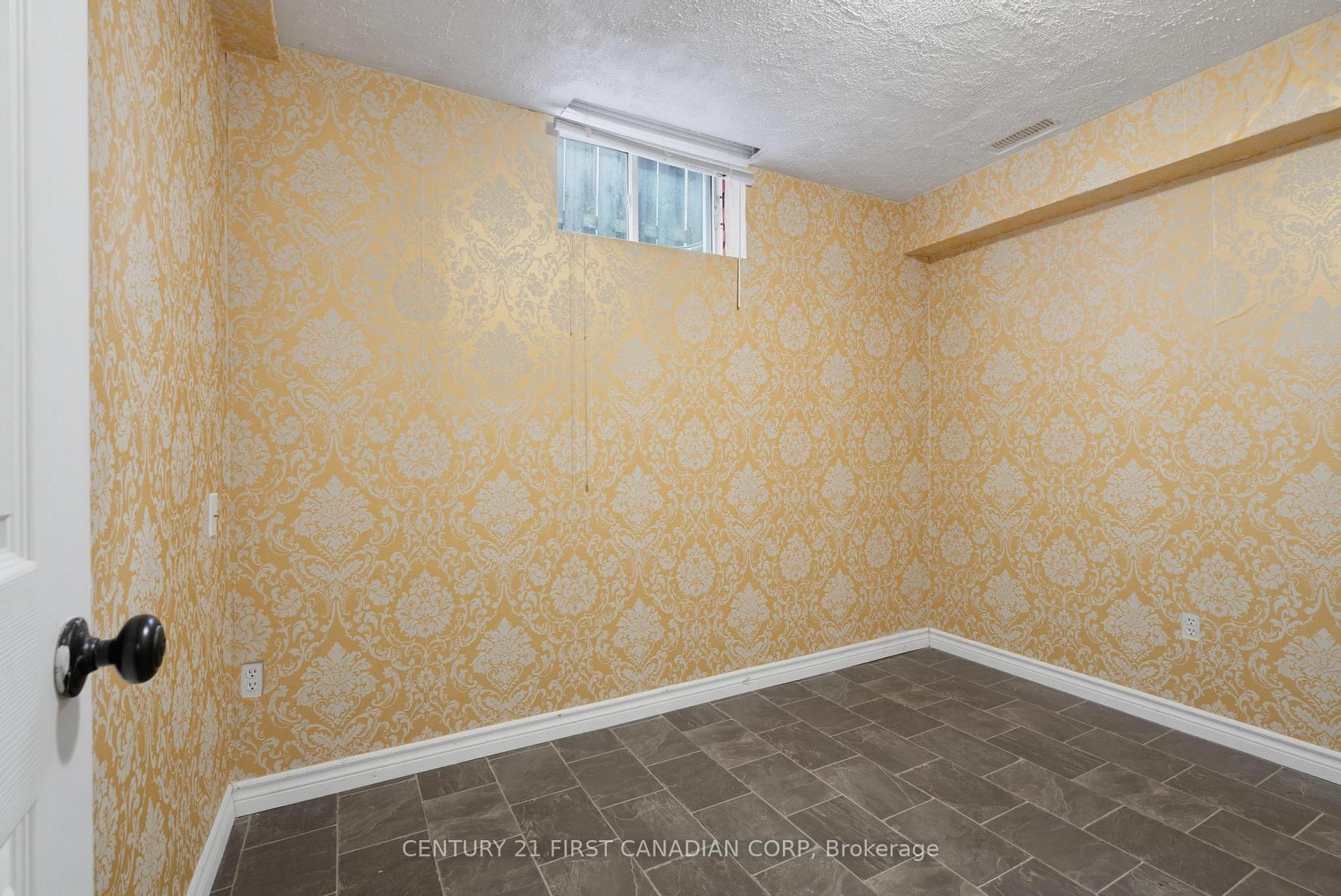 Photo 33 of 761 Blacksmith Street, London, North M — HOMEH