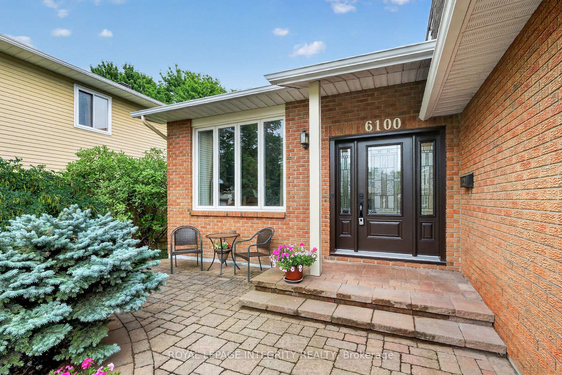 Photo 3 of 6100 Vineyard Drive, Ottawa, Convent Glen — HOMEH