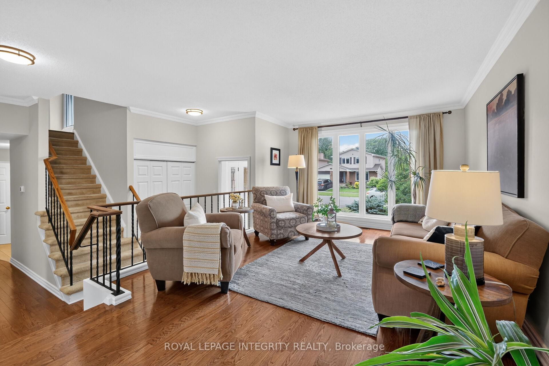 Photo 10 of 6100 Vineyard Drive, Ottawa, Convent Glen — HOMEH
