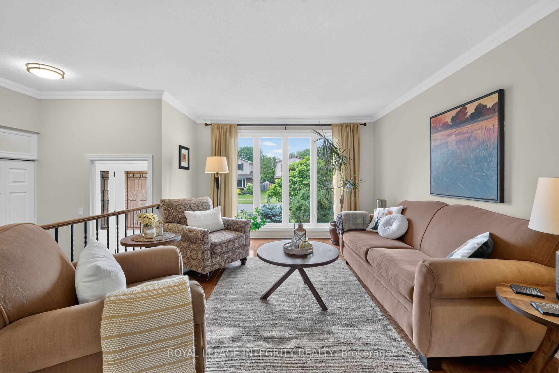 Photo 11 of 6100 Vineyard Drive, Ottawa, Convent Glen — HOMEH