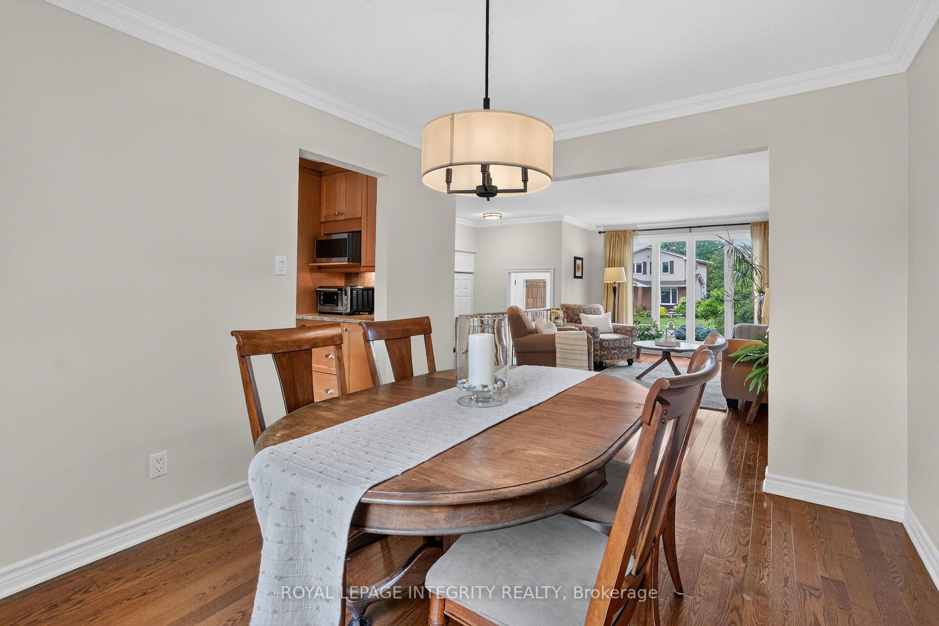 Photo 13 of 6100 Vineyard Drive, Ottawa, Convent Glen — HOMEH