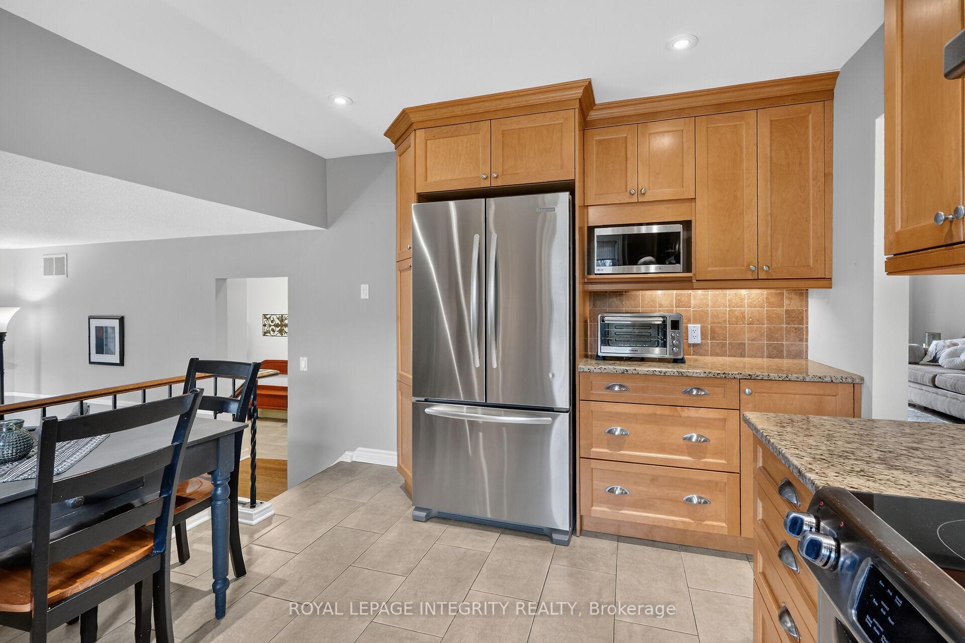 Photo 19 of 6100 Vineyard Drive, Ottawa, Convent Glen — HOMEH