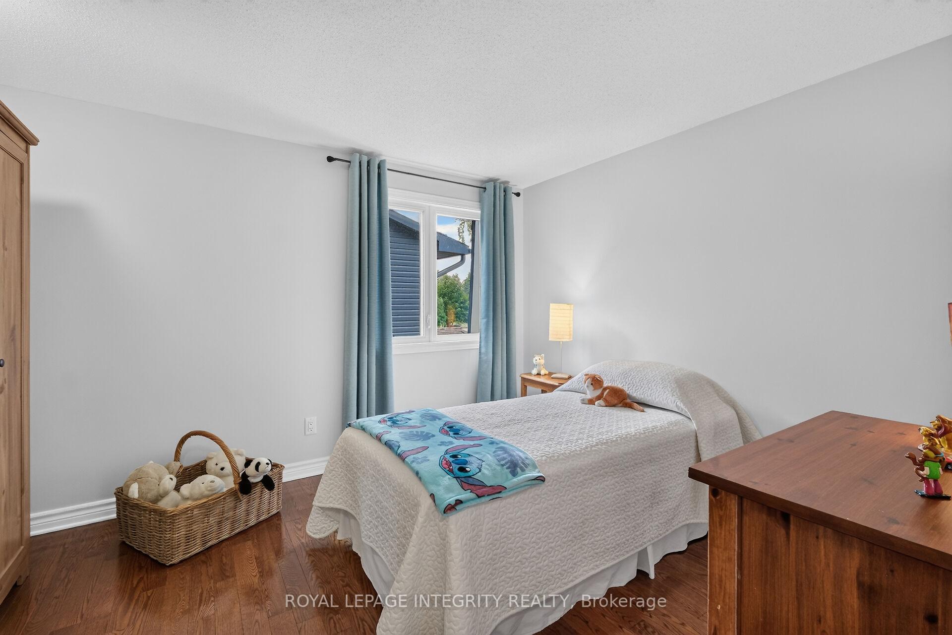 Photo 35 of 6100 Vineyard Drive, Ottawa, Convent Glen — HOMEH