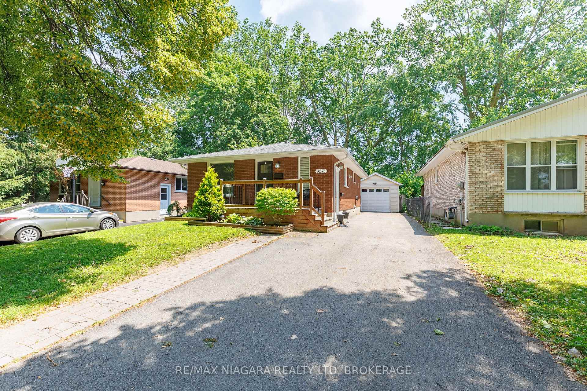 Photo 29 of 3273 Addison Avenue, Niagara Falls, Church's Lane — HOMEH