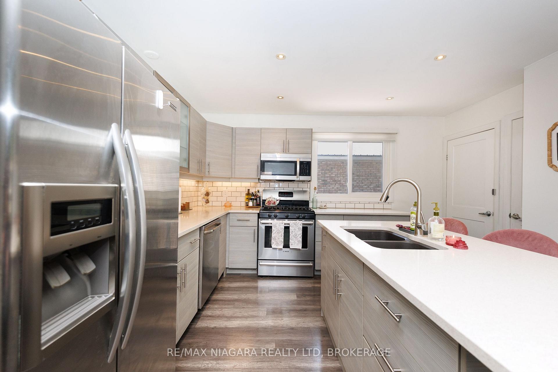 Photo 5 of 3273 Addison Avenue, Niagara Falls, Church's Lane — HOMEH