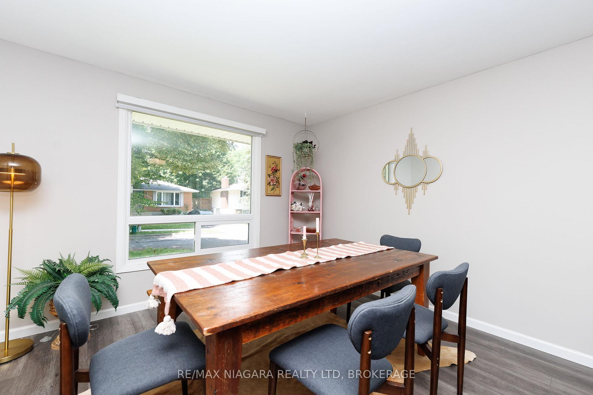 Photo 7 of 3273 Addison Avenue, Niagara Falls, Church's Lane — HOMEH