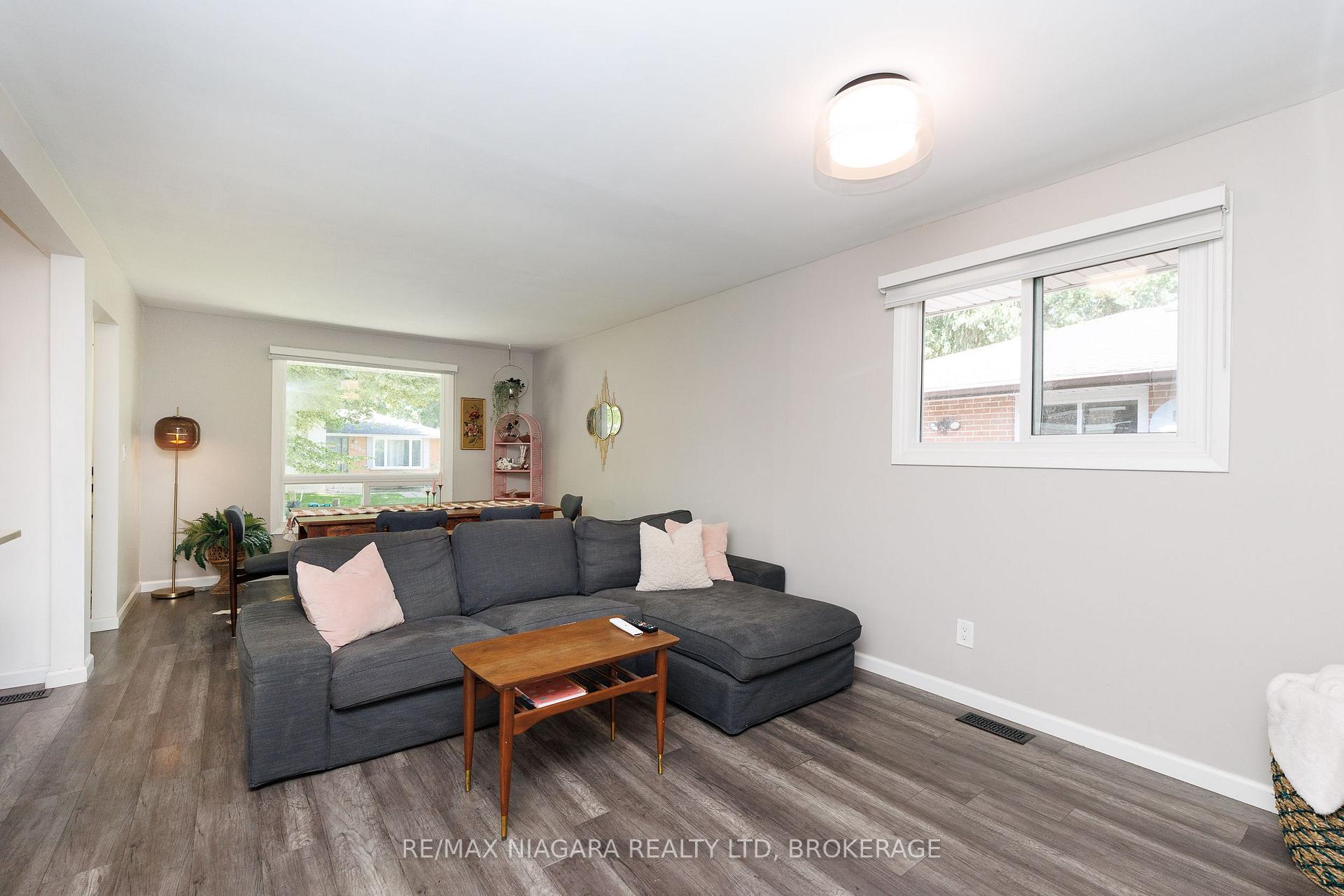 Photo 9 of 3273 Addison Avenue, Niagara Falls, Church's Lane — HOMEH