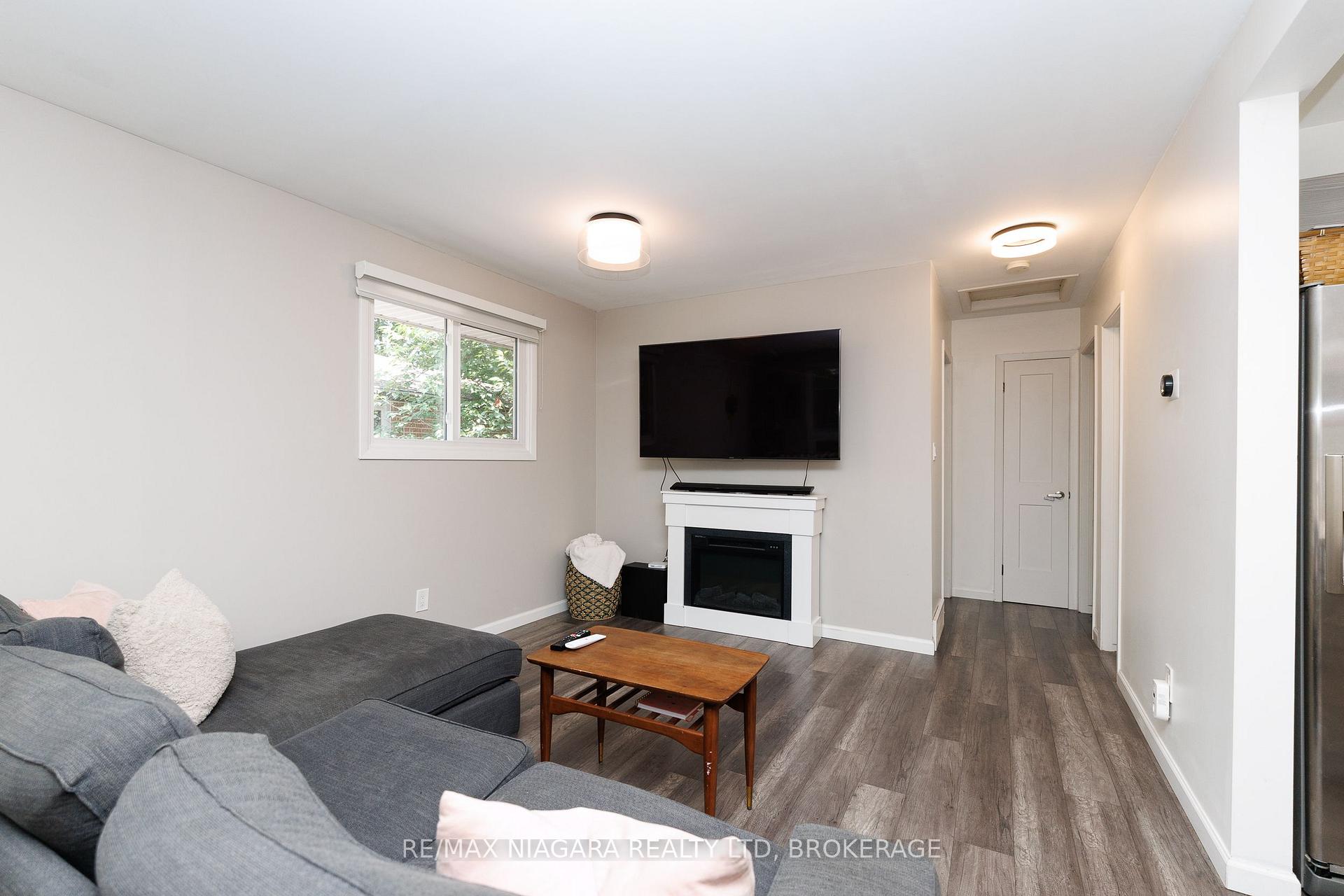 Photo 10 of 3273 Addison Avenue, Niagara Falls, Church's Lane — HOMEH