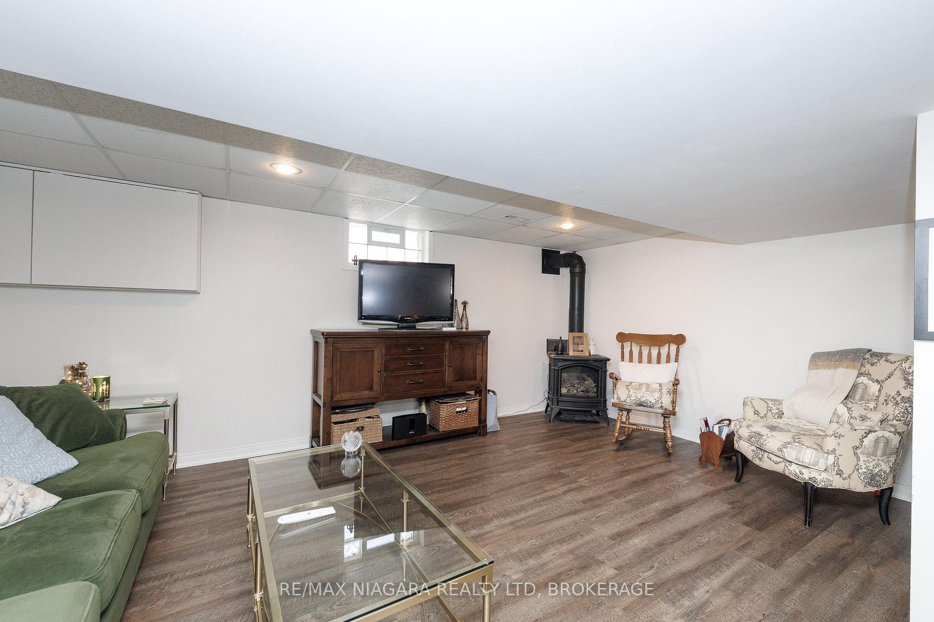 Photo 17 of 3273 Addison Avenue, Niagara Falls, Church's Lane — HOMEH