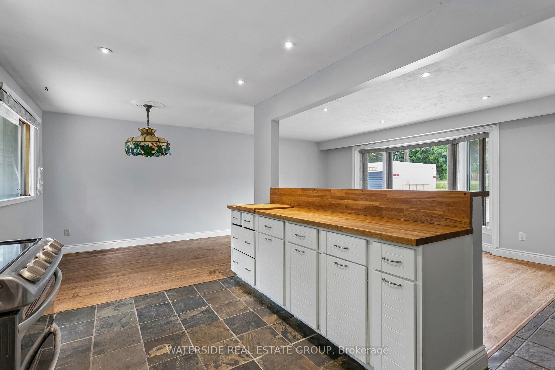 Photo 12 of 77A Creighton Road, Hamilton, Dundas — HOMEH