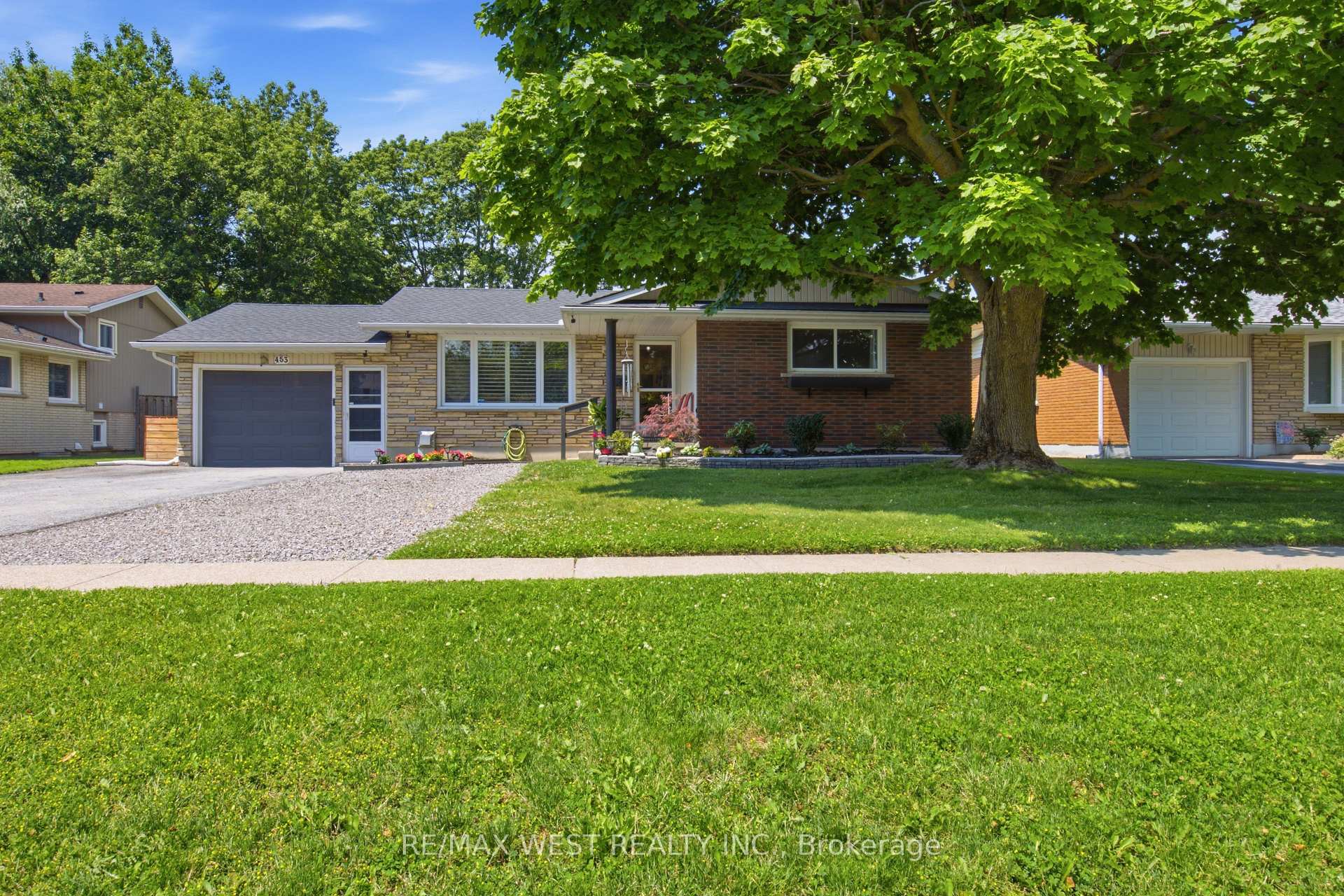 Photo of 453 Leonard Avenue