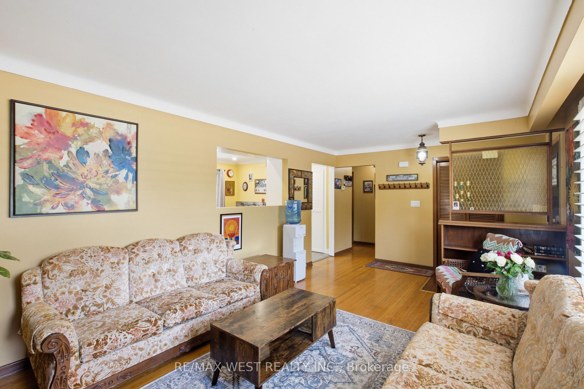 Photo 7 of 453 Leonard Avenue, Welland, Prince Charles — HOMEH