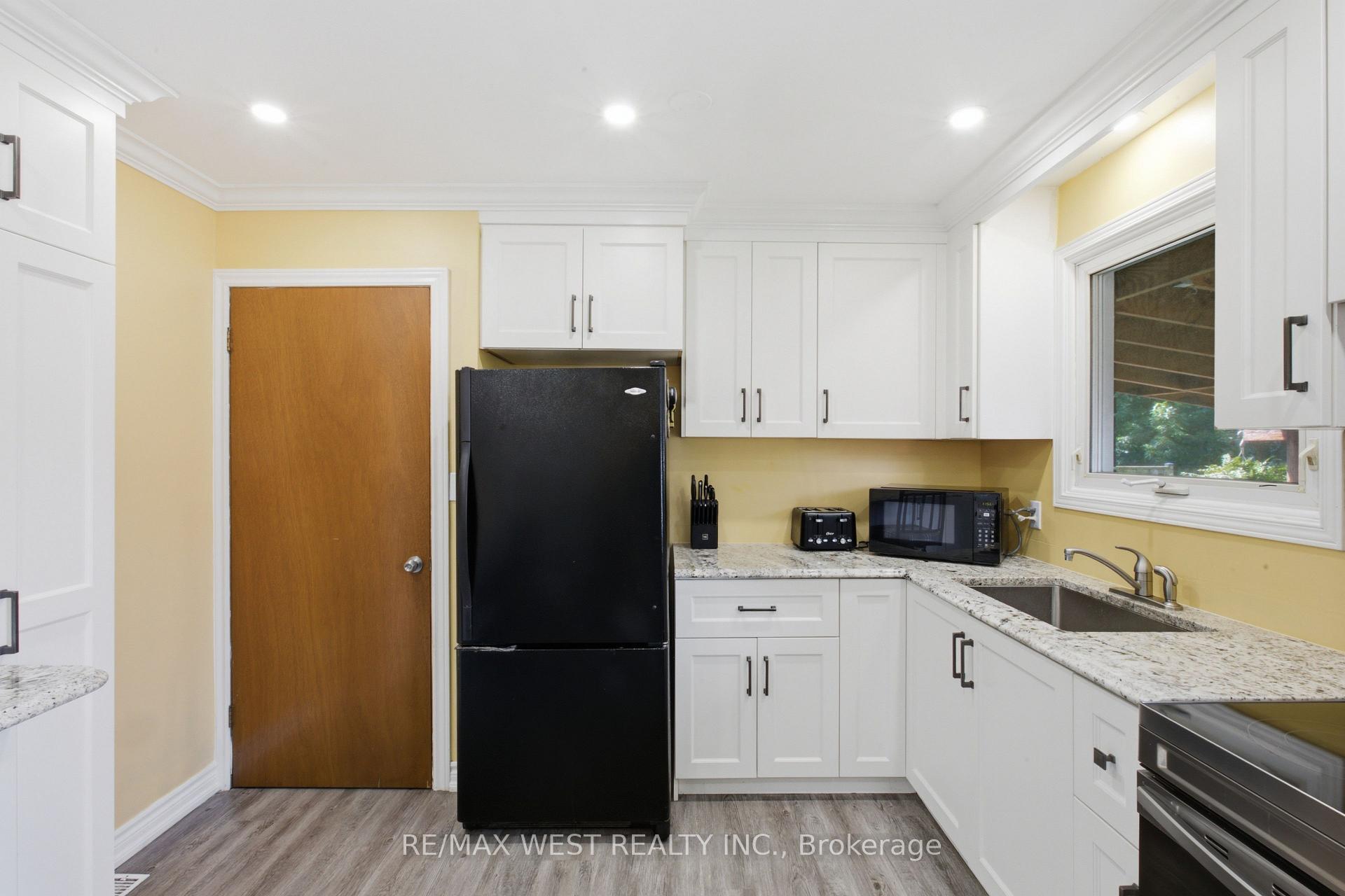 Photo 9 of 453 Leonard Avenue, Welland, Prince Charles — HOMEH