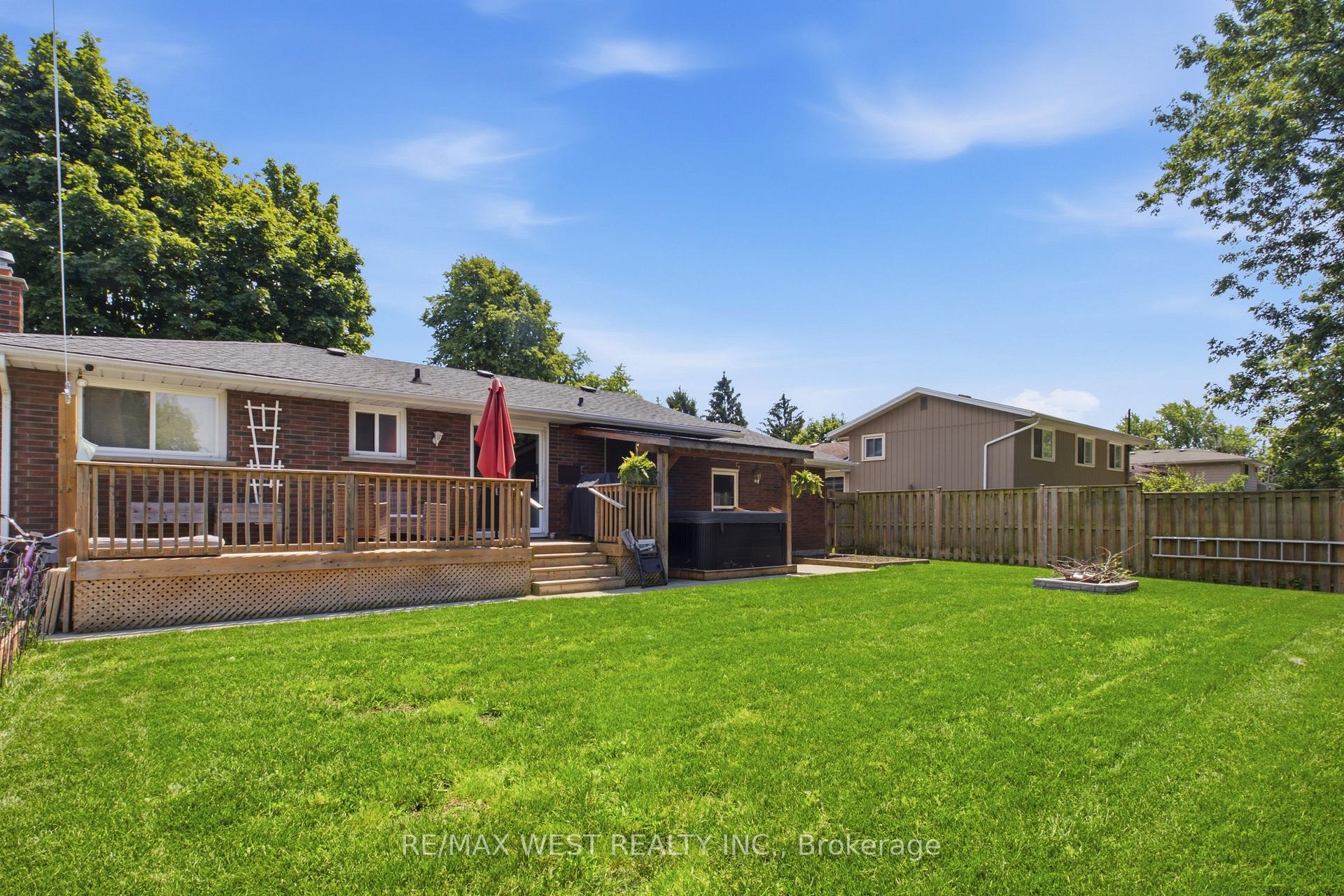 Photo 32 of 453 Leonard Avenue, Welland, Prince Charles — HOMEH