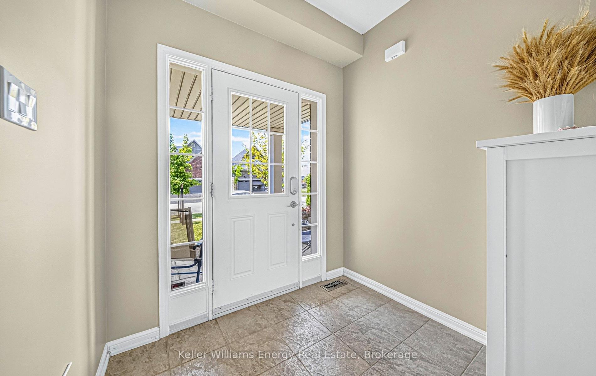 Photo 5 of 839 Ormond Drive, Oshawa, Samac — HOMEH