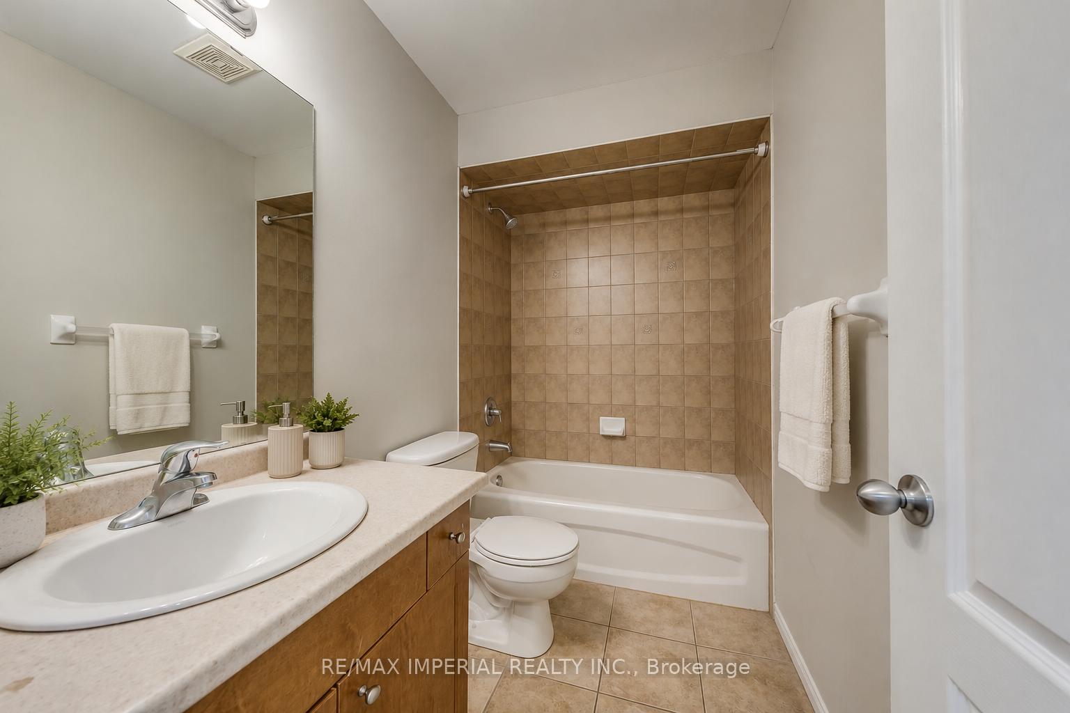 Photo 35 of Unit 25, 7 Southside Place, Hamilton, Mountview — HOMEH