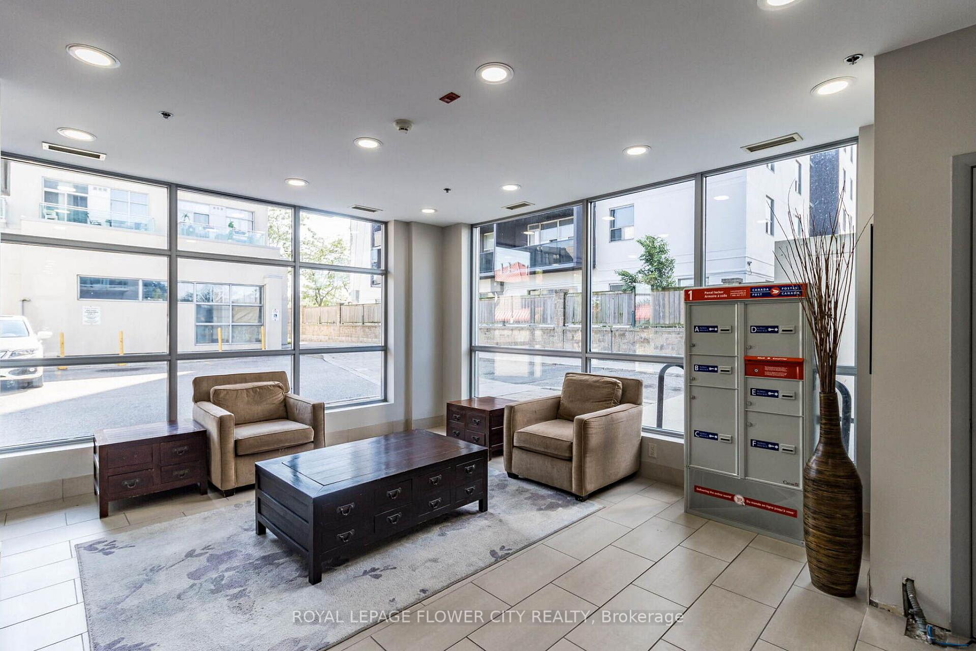 Photo 4 of Unit 907, 2464 Weston Road, North York, Weston — HOMEH