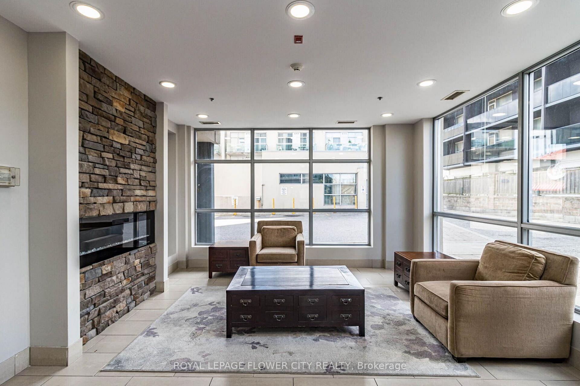 Photo 5 of Unit 907, 2464 Weston Road, North York, Weston — HOMEH