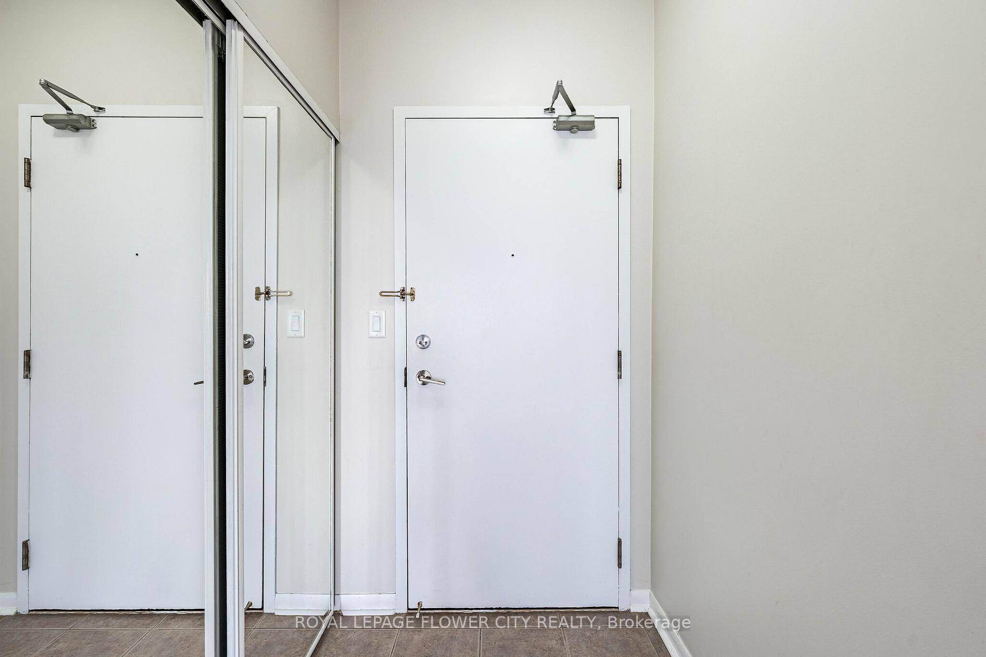 Photo 8 of Unit 907, 2464 Weston Road, North York, Weston — HOMEH