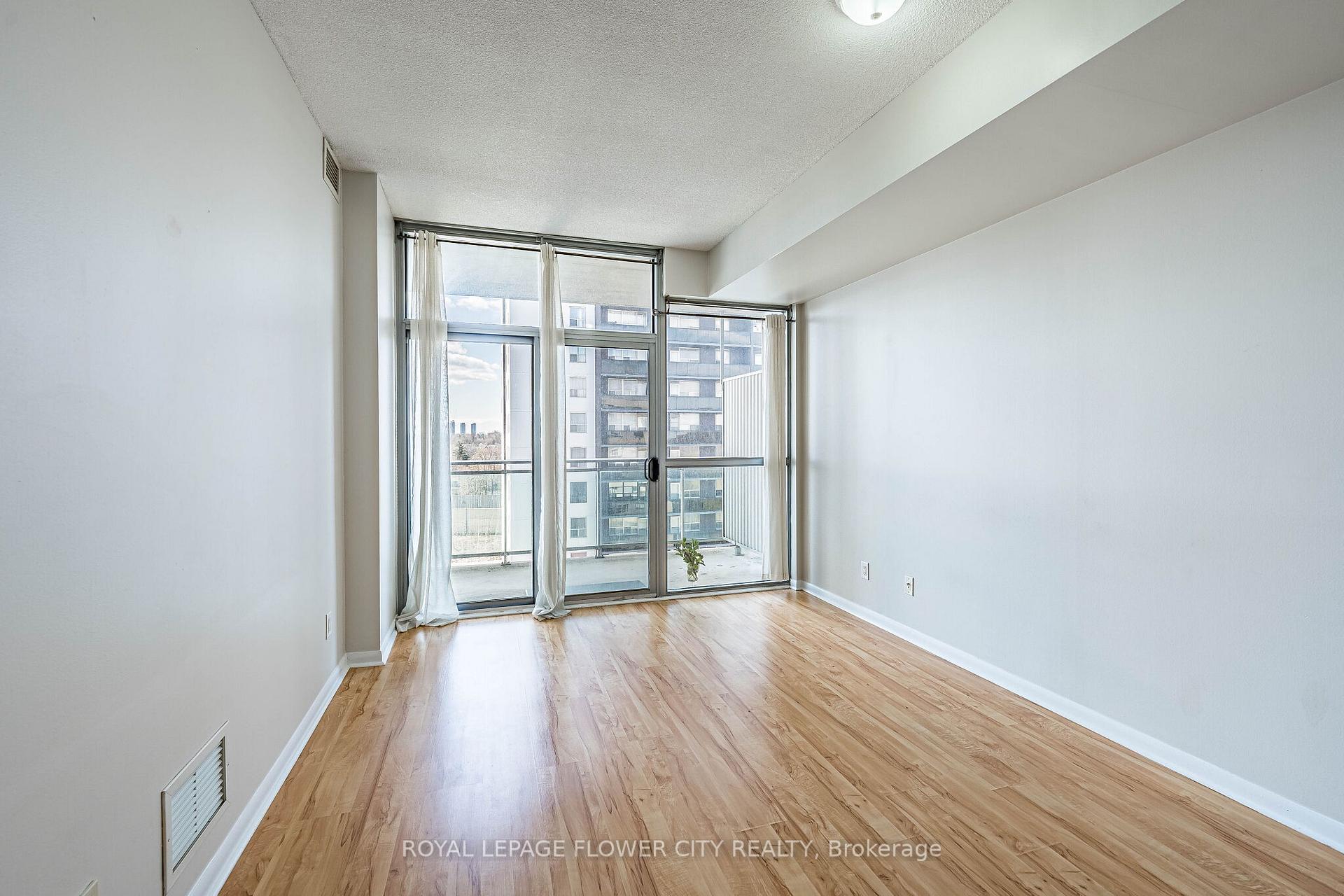 Photo 13 of Unit 907, 2464 Weston Road, North York, Weston — HOMEH
