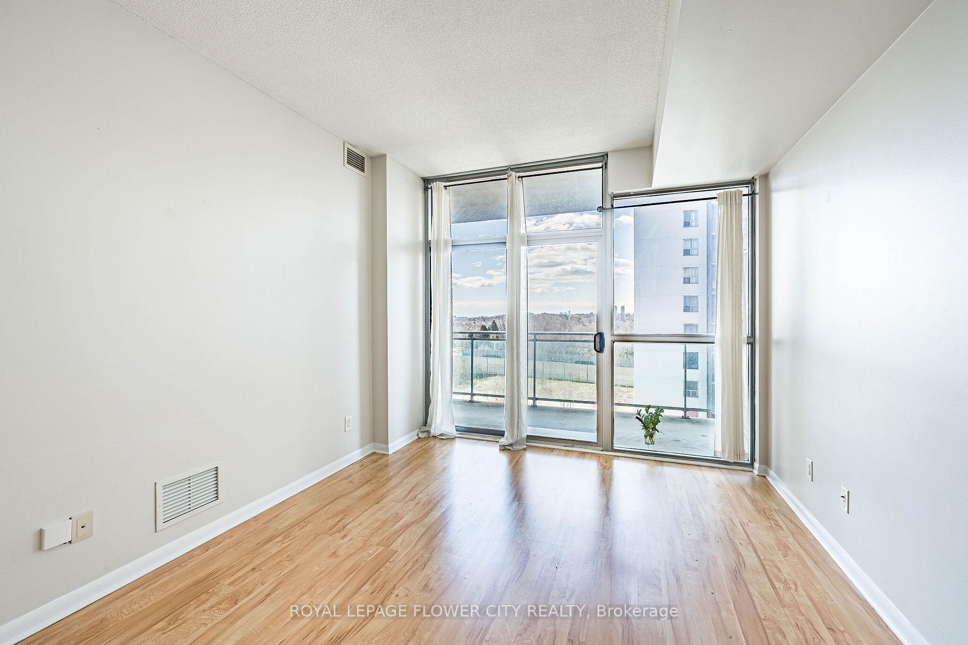 Photo 14 of Unit 907, 2464 Weston Road, North York, Weston — HOMEH