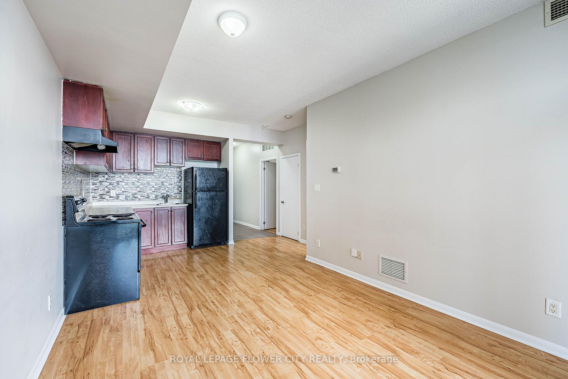 Photo 15 of Unit 907, 2464 Weston Road, North York, Weston — HOMEH