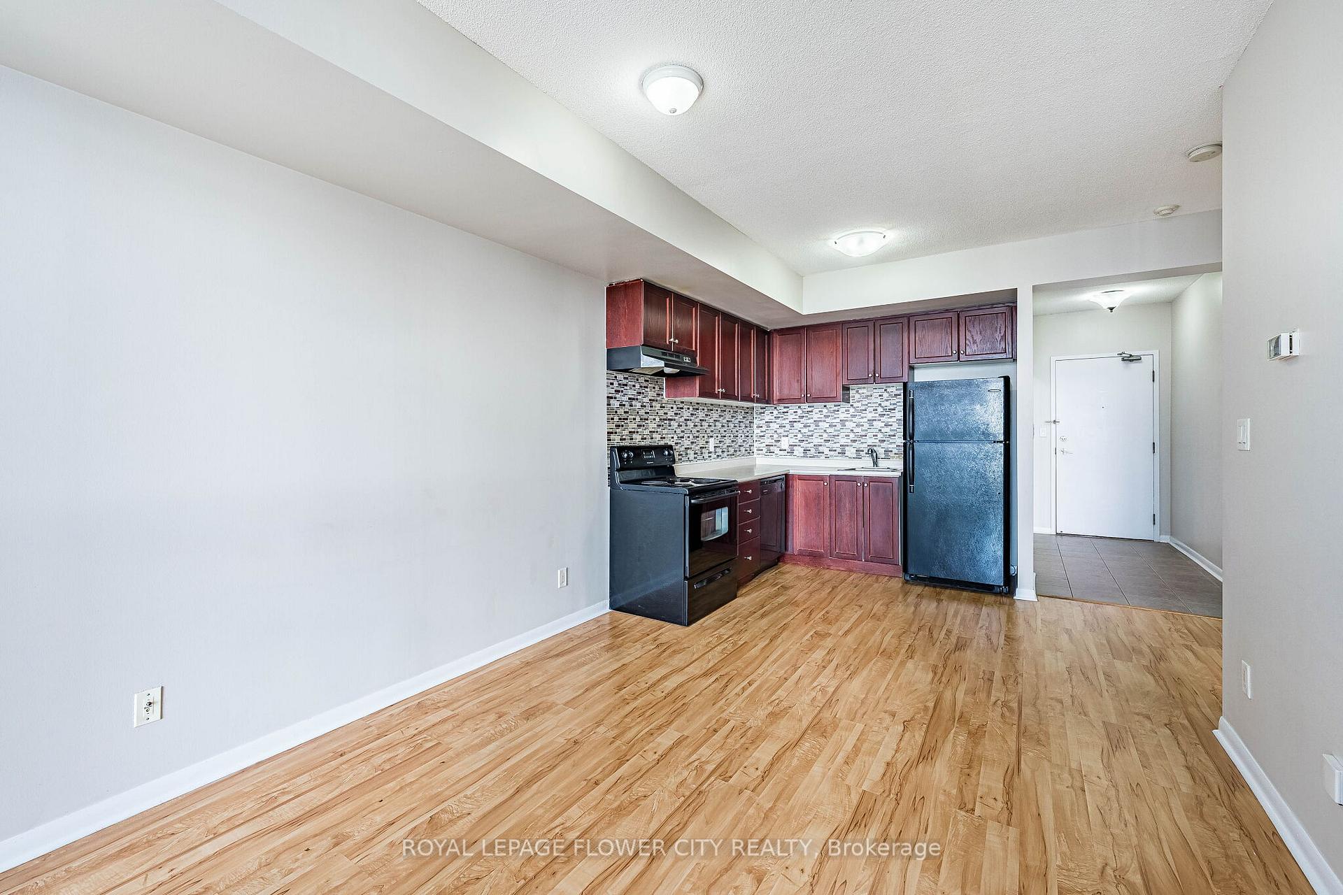 Photo 16 of Unit 907, 2464 Weston Road, North York, Weston — HOMEH