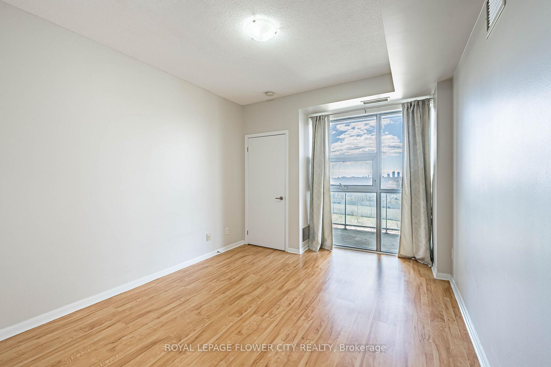 Photo 17 of Unit 907, 2464 Weston Road, North York, Weston — HOMEH