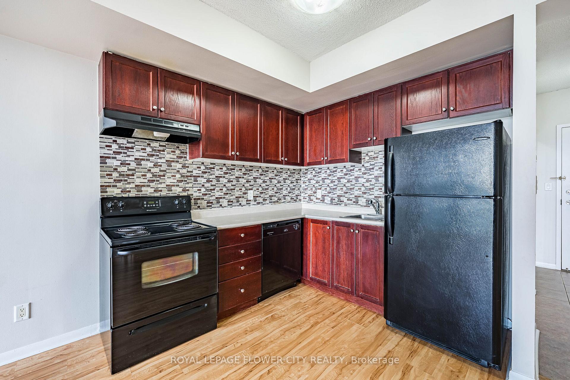 Photo 12 of Unit 907, 2464 Weston Road, North York, Weston — HOMEH